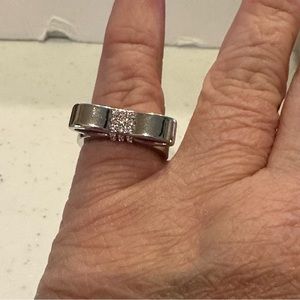 New Lia Sophia Ring, size 6, Silver Bow with clear rhinestones